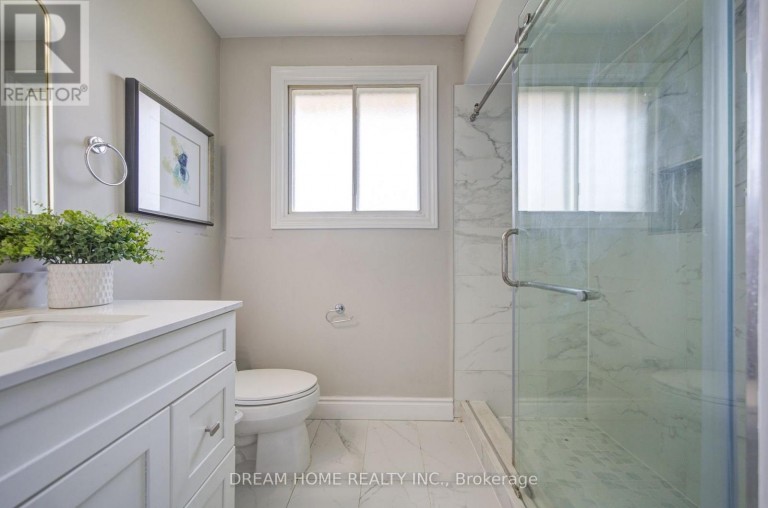 1323 SHAMIR CRESCENT, Mississauga (Erindale), Ontario, L5C1L2