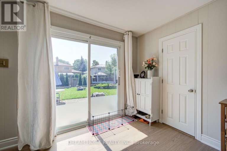 1323 SHAMIR CRESCENT, Mississauga (Erindale), Ontario, L5C1L2