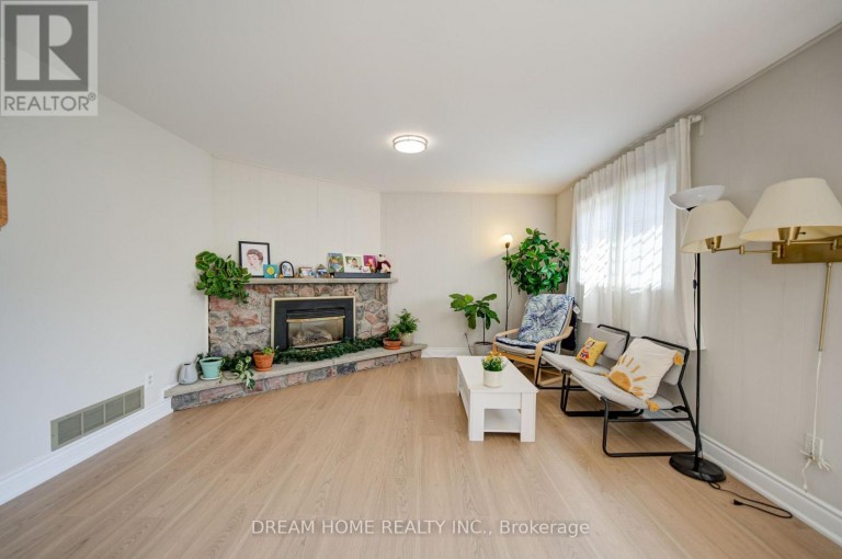 1323 SHAMIR CRESCENT, Mississauga (Erindale), Ontario, L5C1L2