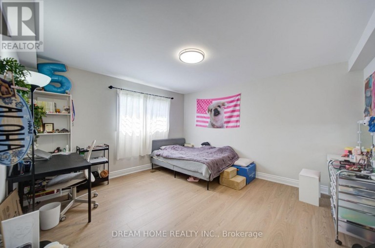 1323 SHAMIR CRESCENT, Mississauga (Erindale), Ontario, L5C1L2