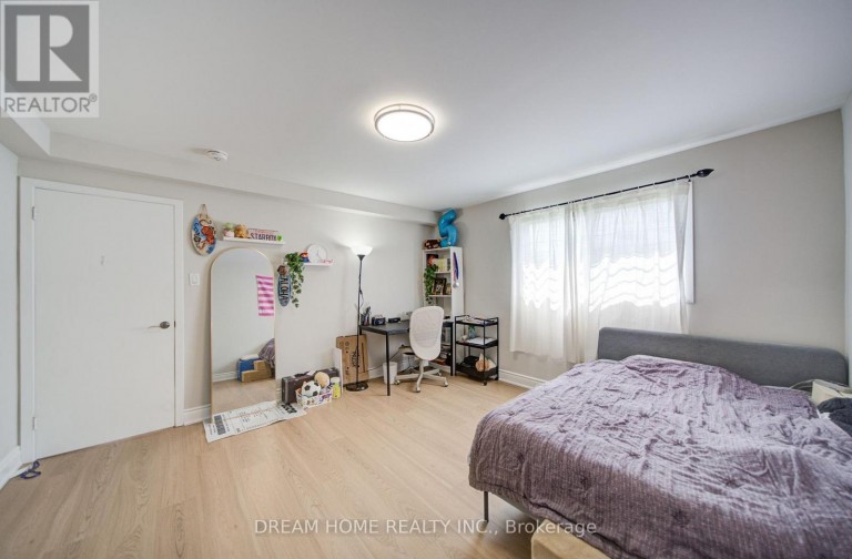 1323 SHAMIR CRESCENT, Mississauga (Erindale), Ontario, L5C1L2