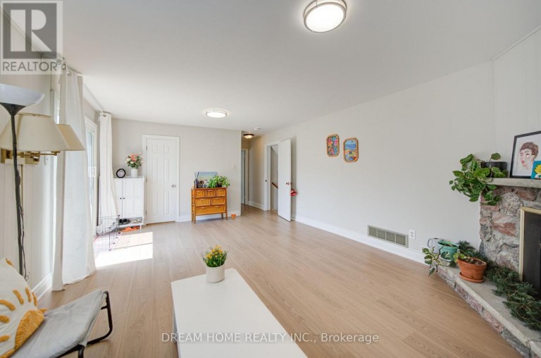 1323 SHAMIR CRESCENT, Mississauga (Erindale), Ontario, L5C1L2
