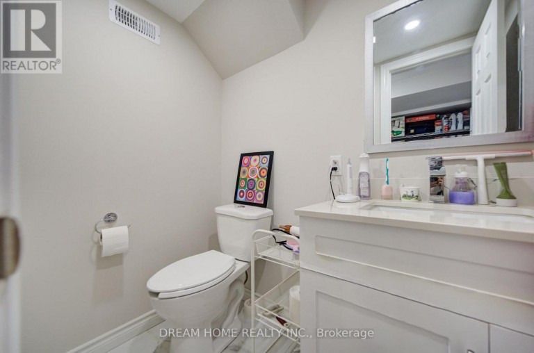 1323 SHAMIR CRESCENT, Mississauga (Erindale), Ontario, L5C1L2
