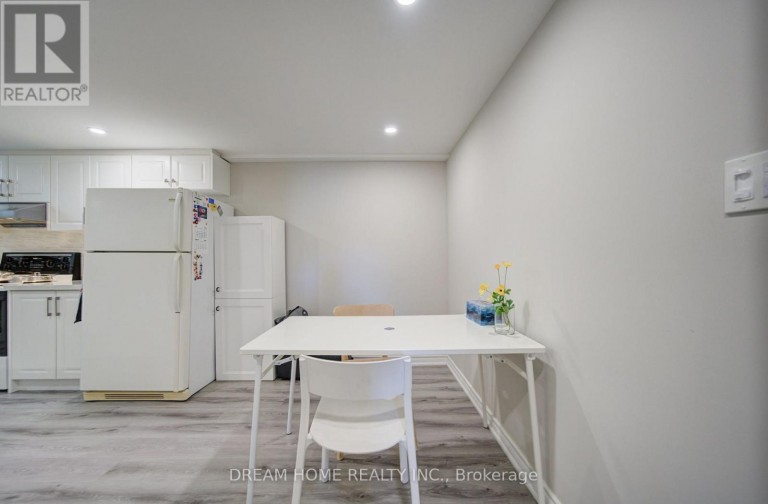 1323 SHAMIR CRESCENT, Mississauga (Erindale), Ontario, L5C1L2