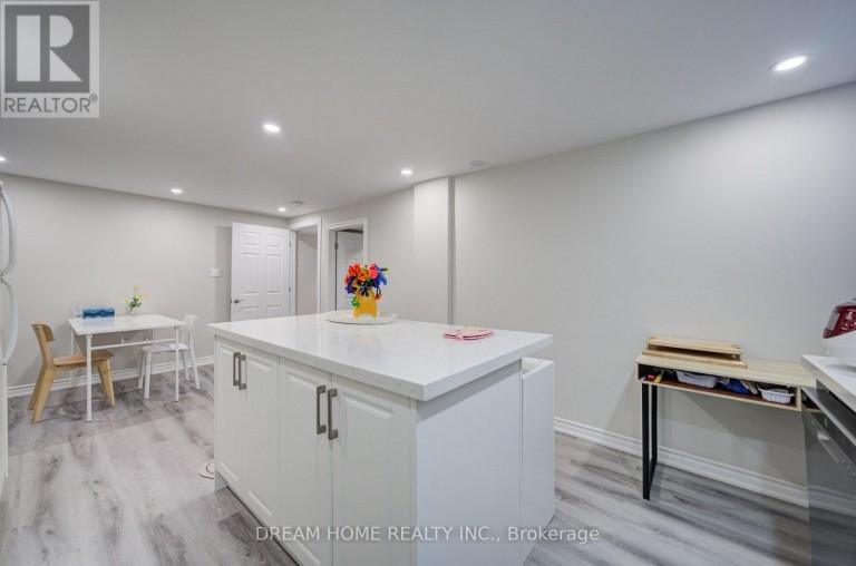 1323 SHAMIR CRESCENT, Mississauga (Erindale), Ontario, L5C1L2
