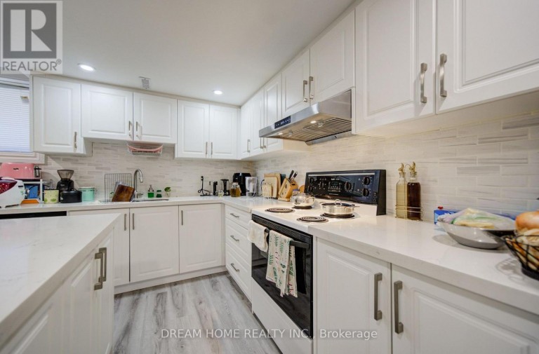 1323 SHAMIR CRESCENT, Mississauga (Erindale), Ontario, L5C1L2