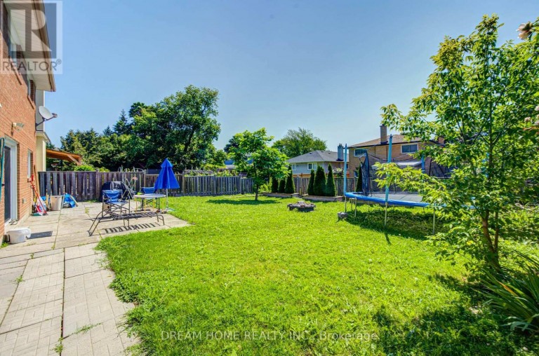 1323 SHAMIR CRESCENT, Mississauga (Erindale), Ontario, L5C1L2