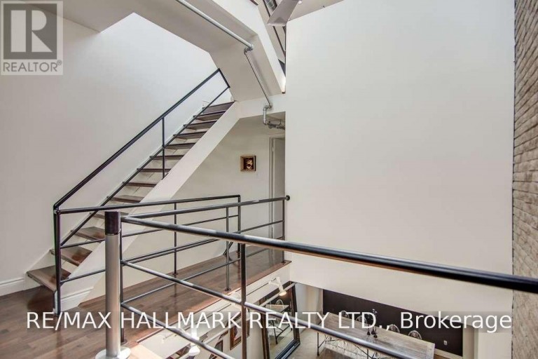 7 - 6 BARTLETT AVENUE, Toronto (Dovercourt-Wallace Emerson-Junction), Ontario, M6H3E8