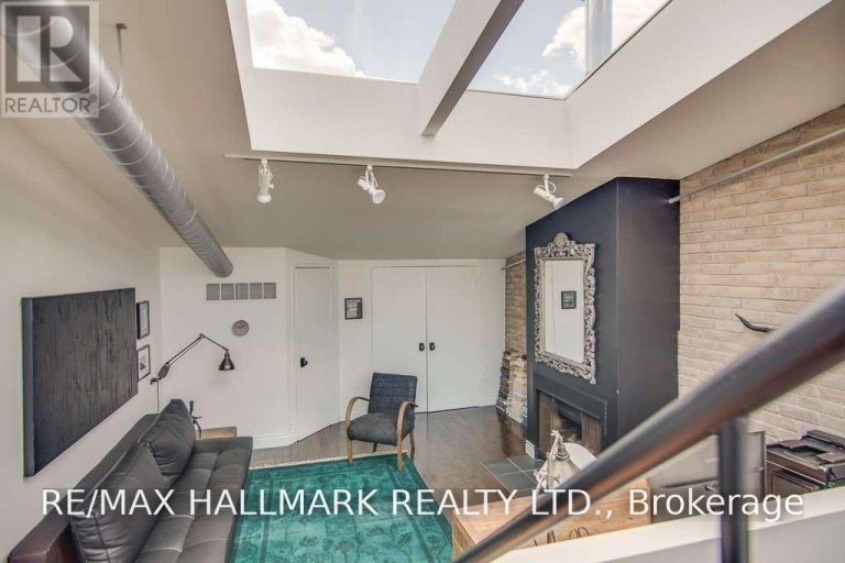 7 - 6 BARTLETT AVENUE, Toronto (Dovercourt-Wallace Emerson-Junction), Ontario, M6H3E8