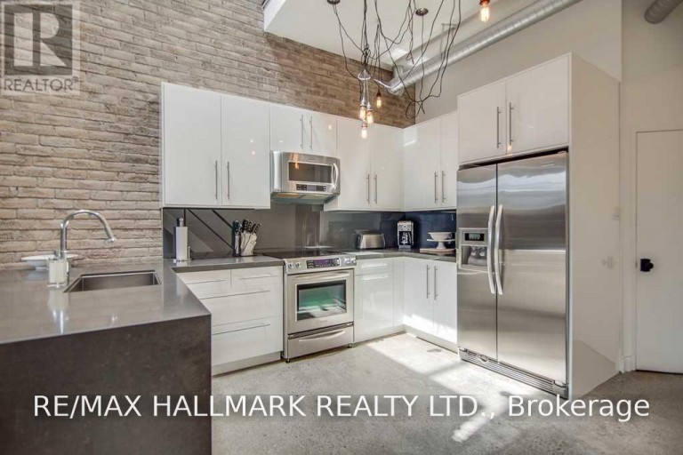 7 - 6 BARTLETT AVENUE, Toronto (Dovercourt-Wallace Emerson-Junction), Ontario, M6H3E8