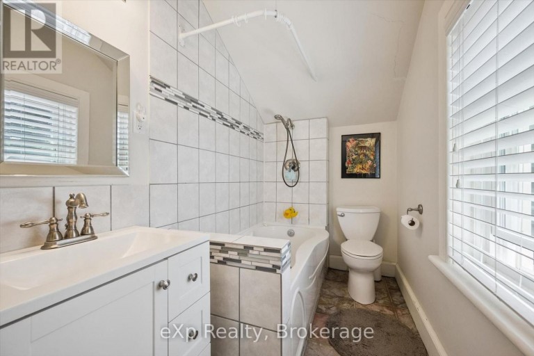 650 ST DAVID ST, NORTH ROAD, Centre Wellington (Fergus), Ontario, N1M2K7