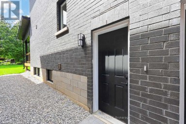 LOWER - 933 7TH LINE Innisfil (Alcona) Ontario photo 13