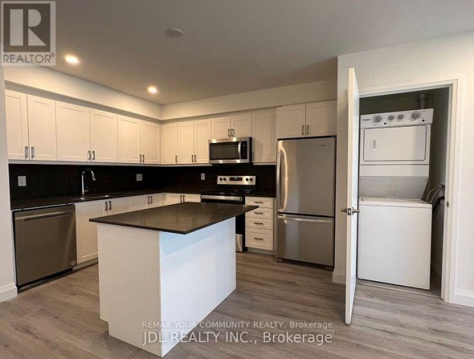 811 - 58 LAKESIDE TERRACE, Barrie (Little Lake), Ontario, L4M7B9
