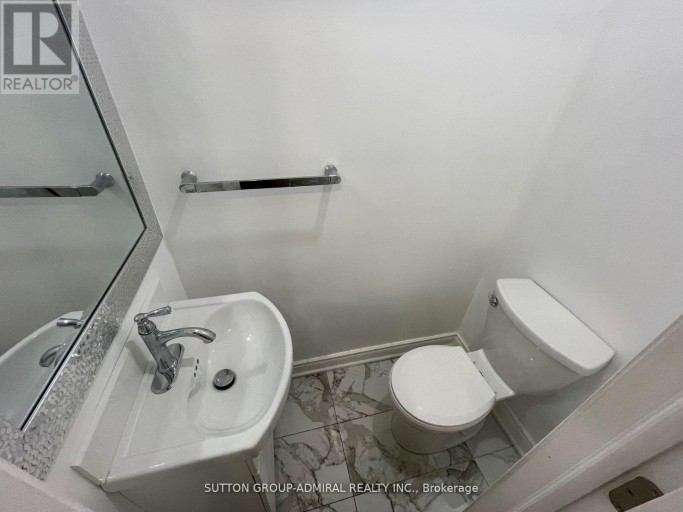 MAIN - 131 TIMES ROAD, Toronto (Briar Hill-Belgravia), Ontario, M6B3M3