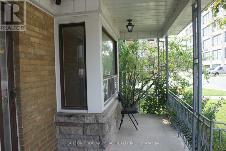 MAIN - 131 TIMES ROAD, Toronto (Briar Hill-Belgravia), Ontario, M6B3M3