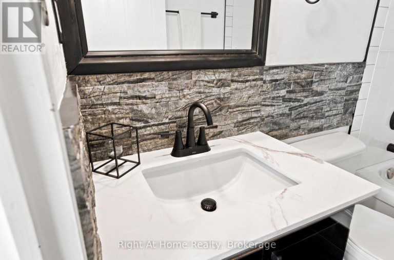 1215 - 11753 SHEPPARD AVENUE E, Toronto (Rouge), Ontario, M1B5M3