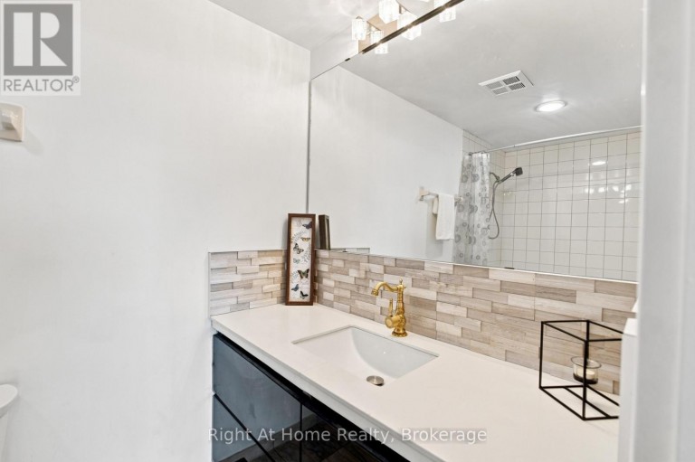 1215 - 11753 SHEPPARD AVENUE E, Toronto (Rouge), Ontario, M1B5M3