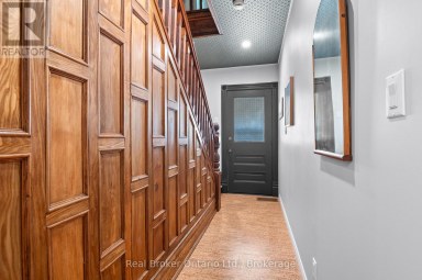 677 GARAFRAXA STREET N West Grey Ontario photo 3
