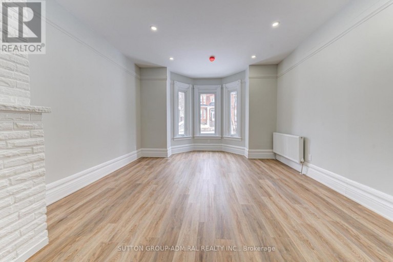 3 - 167 COLLIER STREET, Barrie (North Shore), Ontario, L4M1H6