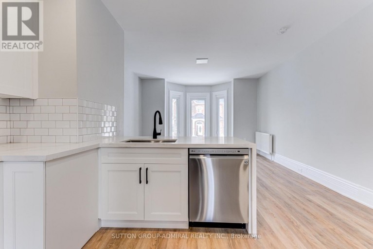 4U - 167 COLLIER STREET, Barrie (North Shore), Ontario, L4M1H6