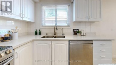 MAIN FLOOR - 93 CLARK AVENUE Markham (Thornhill) Ontario photo 11