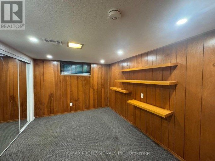BSMT - 102 PAULART DRIVE, Toronto (Islington-City Centre West), Ontario, M9B3V9