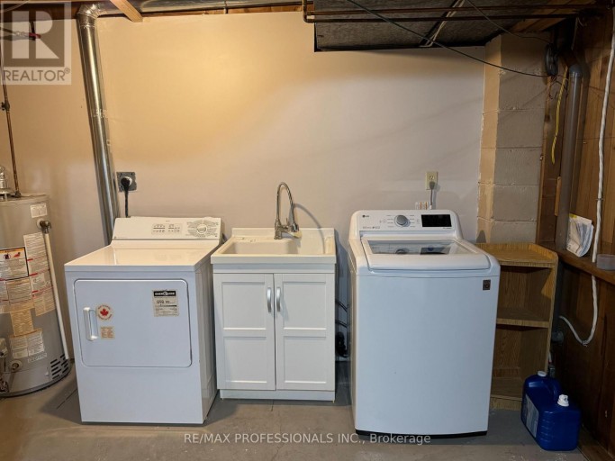 BSMT - 102 PAULART DRIVE, Toronto (Islington-City Centre West), Ontario, M9B3V9