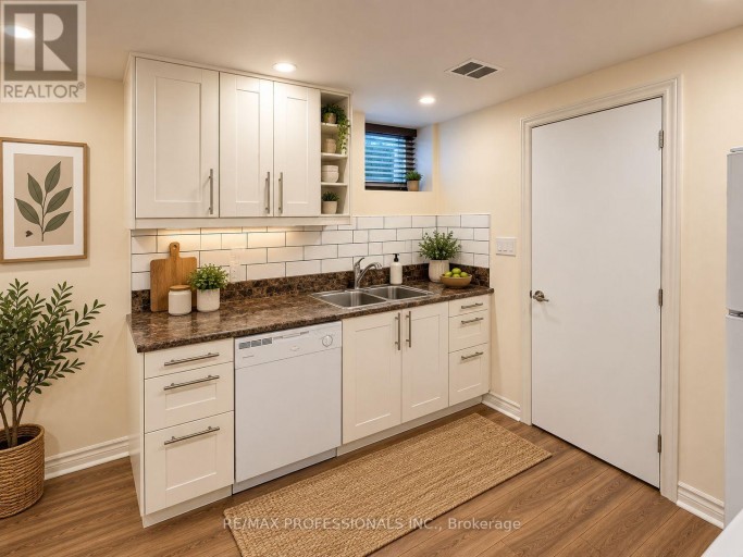 BSMT - 102 PAULART DRIVE, Toronto (Islington-City Centre West), Ontario, M9B3V9