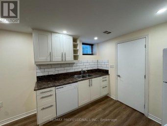 BSMT - 102 PAULART DRIVE Toronto (Islington-City Centre West) Ontario photo 4
