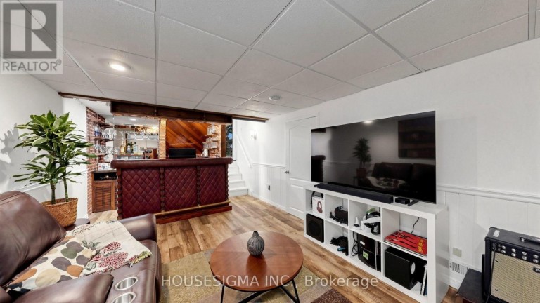 1486 BARKER AVENUE, Burlington (Mountainside), Ontario, L7P2R4