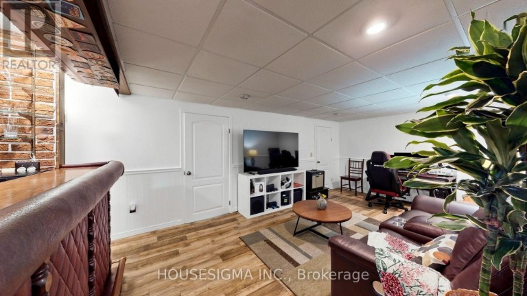 1486 BARKER AVENUE, Burlington (Mountainside), Ontario, L7P2R4