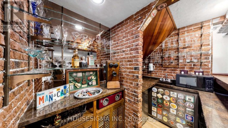 1486 BARKER AVENUE, Burlington (Mountainside), Ontario, L7P2R4