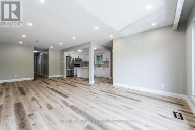 UPPER - 246 CHEROKEE BLVD BOULEVARD Toronto (Pleasant View) Ontario photo 5