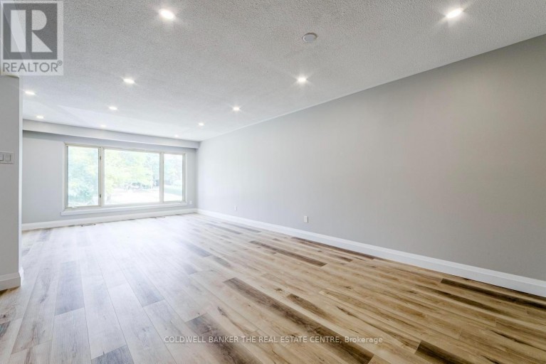 UPPER - 246 CHEROKEE BLVD BOULEVARD, Toronto (Pleasant View), Ontario, M2H2J7