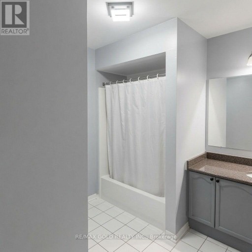711 ASHPRIOR AVENUE, Mississauga (Hurontario), Ontario, L5R3N8