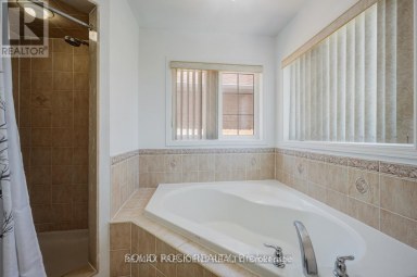 15 ROUNDSTONE DRIVE Brampton (Credit Valley) Ontario photo 20