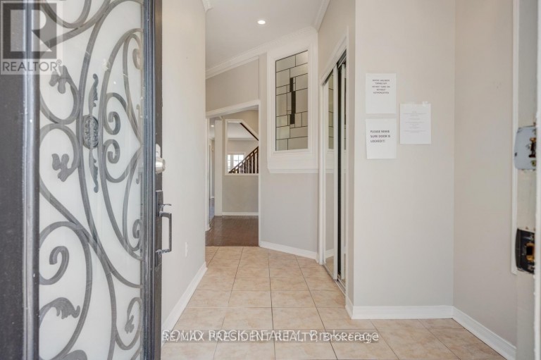 15 ROUNDSTONE DRIVE, Brampton (Credit Valley), Ontario, L6X0K7