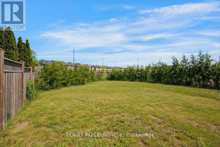15 ROUNDSTONE DRIVE, Brampton (Credit Valley), Ontario, L6X0K7