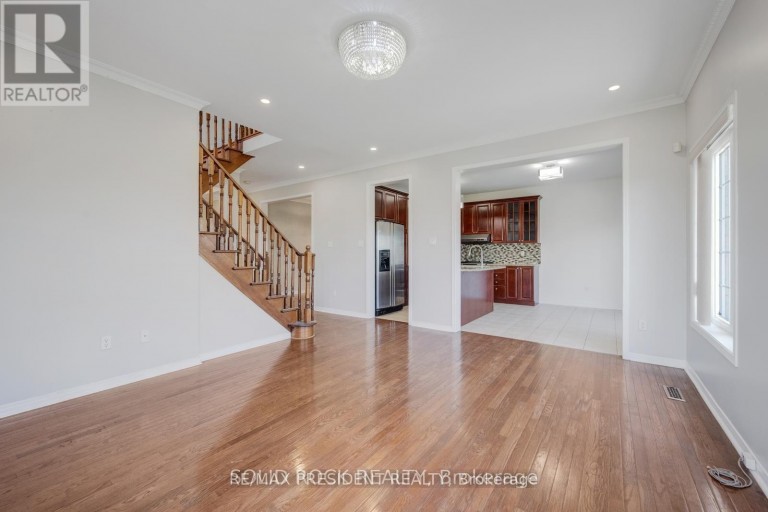 15 ROUNDSTONE DRIVE, Brampton (Credit Valley), Ontario, L6X0K7