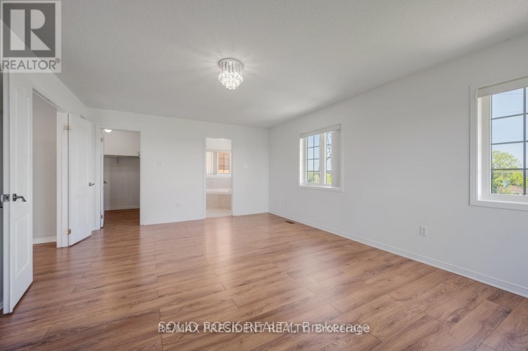 15 ROUNDSTONE DRIVE, Brampton (Credit Valley), Ontario, L6X0K7