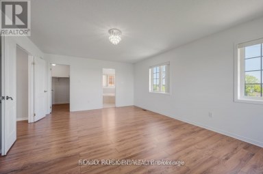 15 ROUNDSTONE DRIVE Brampton (Credit Valley) Ontario photo 8