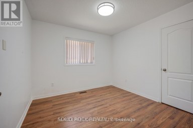 15 ROUNDSTONE DRIVE Brampton (Credit Valley) Ontario photo 9