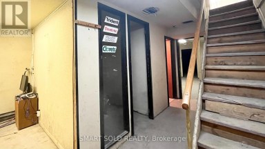 MAIN FLR + BSMT - 1590 EGLINTON AVENUE W Toronto (Briar Hill-Belgravia) Ontario photo 7