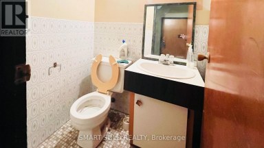 MAIN FLR + BSMT - 1590 EGLINTON AVENUE W Toronto (Briar Hill-Belgravia) Ontario photo 9