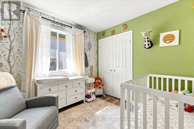 413 IRWIN STREET Midland Ontario photo 15