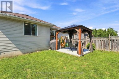 413 IRWIN STREET Midland Ontario photo 31