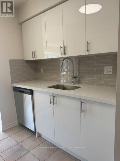 302 - 108 WATER STREET, Scugog (Port Perry), Ontario, L9L1R2