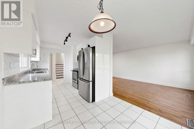 26 FENSIDE DRIVE Toronto (Parkwoods-Donalda) Ontario photo 2