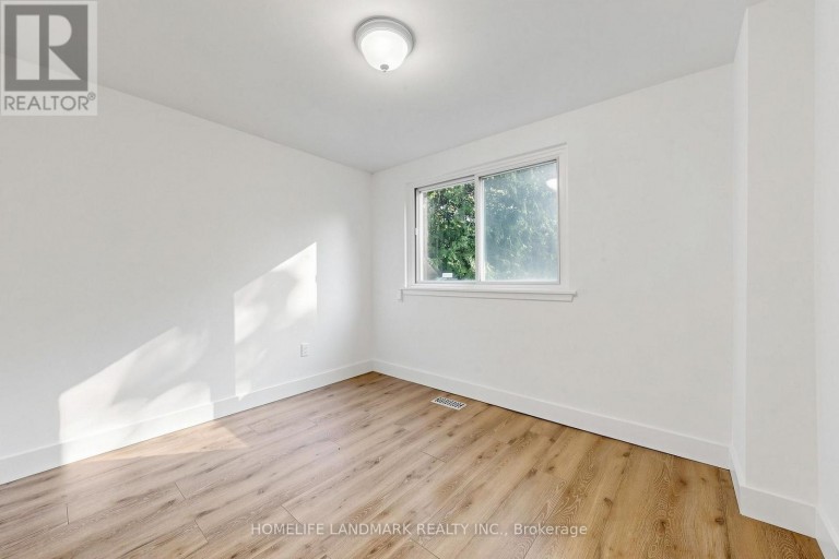 26 FENSIDE DRIVE, Toronto (Parkwoods-Donalda), Ontario, M3A2V3