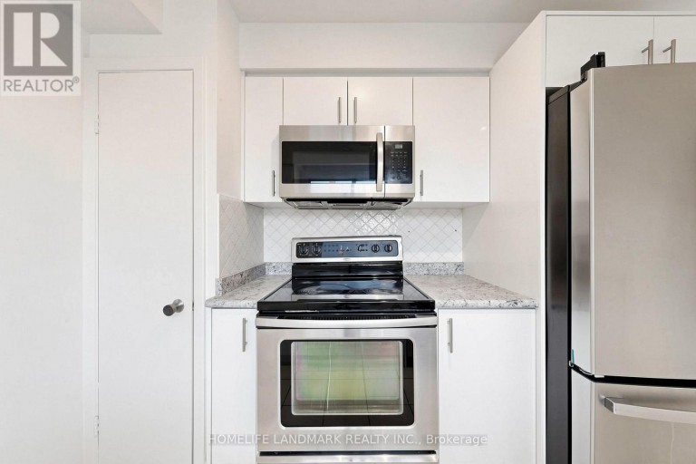 26 FENSIDE DRIVE, Toronto (Parkwoods-Donalda), Ontario, M3A2V3